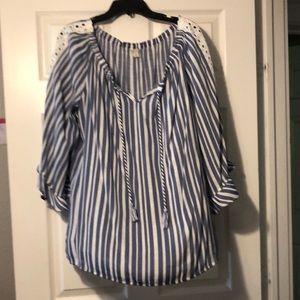 Est. 1946 Blue & White Blouse w Eyelet sleeves